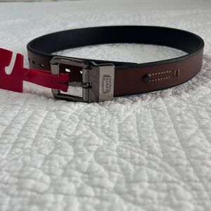 NWT Levi's Boys Brown &  Black Reversible Faux Leather Casual Belt Medium 26-28